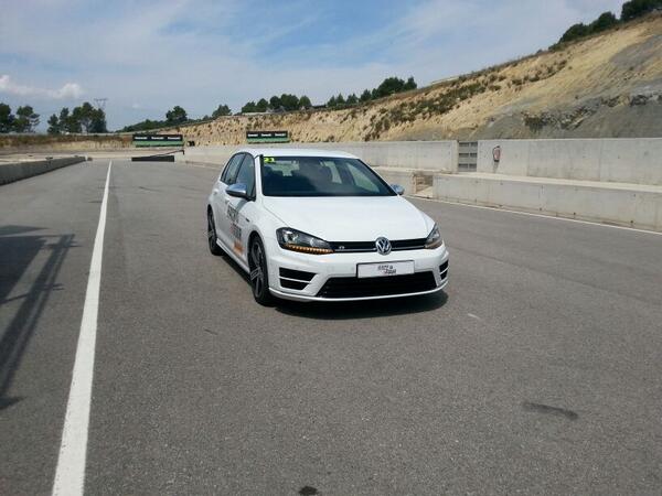 sobreruedascom's tweet photo. @VW_es Bonita creación http://t.co/K3axrnx9zo