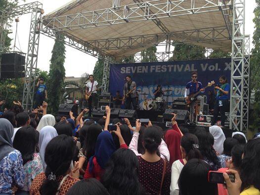 Makasih banyak buat SMA 7 Jakarta! kalian luar biasa LF ! :)