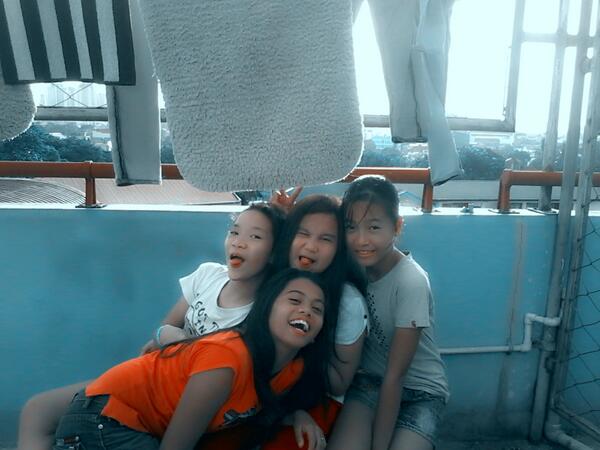 mae_arlin's tweet photo. W/my best friends :) Erica, and angelyn http://t.co/onB98GCZmP