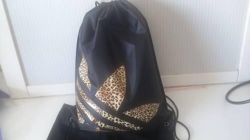 ladyvents's tweet photo. Mochila adidas negra y leopardo http://t.co/y1vKHqRSdv