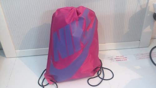 ladyvents's tweet photo. Mochila nike rosa y morada http://t.co/PRoBfzm6D6