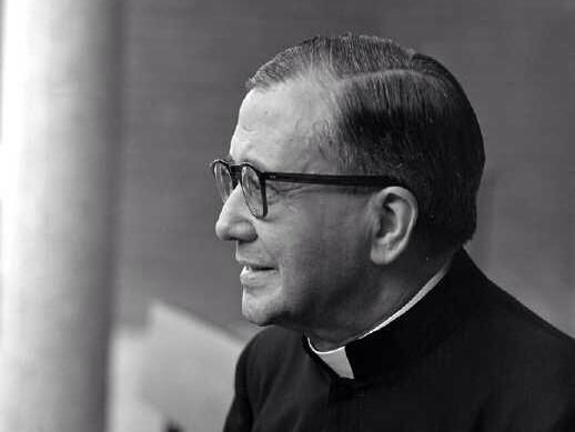 Hoy es la fiesta de <a href="/SJosemaria/">San Josemaría</a>, santo de lo ordinario. Su biografía en vídeo (7 minutos).
youtu.be/FL-0isFXEDo