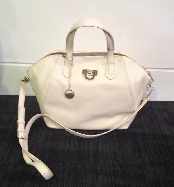 Herdotie's tweet photo. **WIN** We have this gorgeous DKNY tote up for grabs. Follow us &amp; RT to enter! http://t.co/JzEpfuxHdb