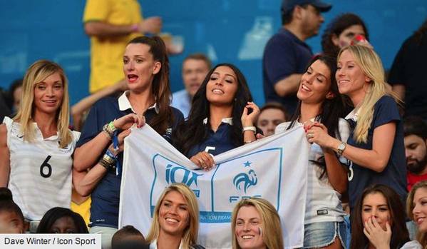 EurosportFrance's tweet photo. RT@TeleLoisirs #EquFra Les compagnes des Bleus étaient aux premières loges http://t.co/wfVrZz6t3m #twittao http://t.co/vDrKs41l9t
