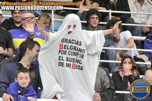 AgenciaTelam's tweet photo. Los hinchas de Boca recuerdan el descenso de River en las redes http://t.co/U0FeHOBhro http://t.co/TyLNmuiW0C