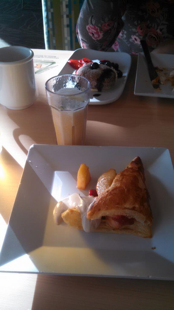 ReimerMeThis's tweet photo. More deliciousness! :D @UDS_umn #HRLSummer #delicious #tastebudoverload http://t.co/mKAeXAfLJV