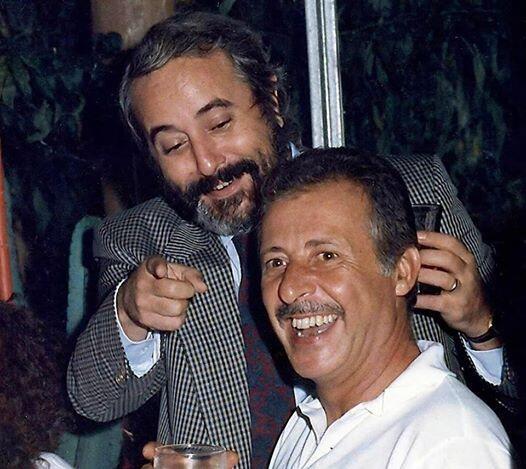 nellina99's tweet photo. ripropongo questa bellissima immagine di #falcone e #borsellino (grazie @GraziaTardo ) http://t.co/0eaTHxFOnm