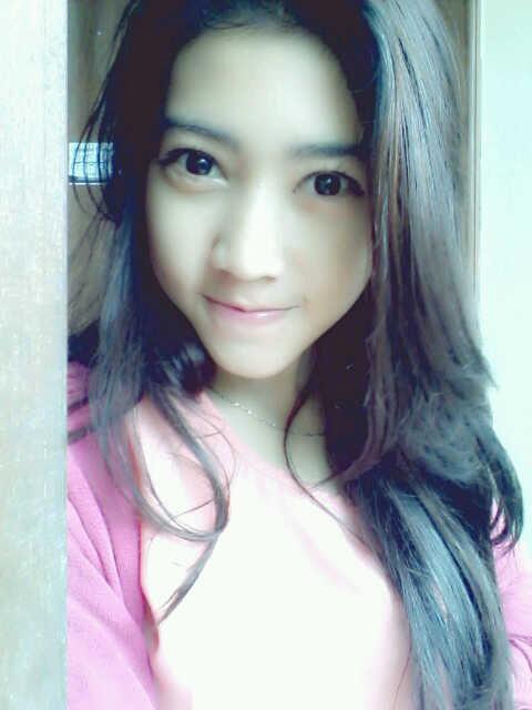 PopyMitha's tweet photo. @AyokSelfie malam min, abis liat foto aku jgn sampe kebawa mimpi ya hihi^^ http://t.co/KRhcvIfzKH