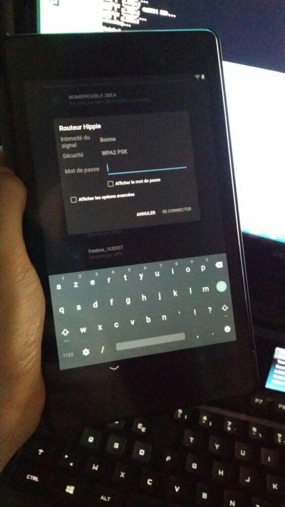 Hadr1en's tweet image. Le clavier est bizarre... #AndroidLPreview