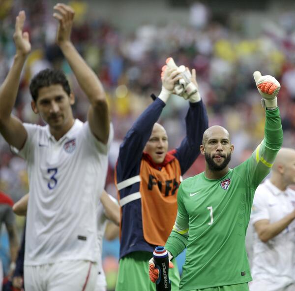 Tim Howard celebrates the United States' qualification after a 1-0 loss to Germany. (@Everton/Twitter)