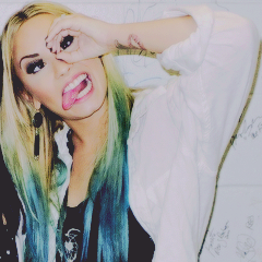 demifkl's tweet photo. Beautiful girls, all over the world(8 http://t.co/wi4uXJY628