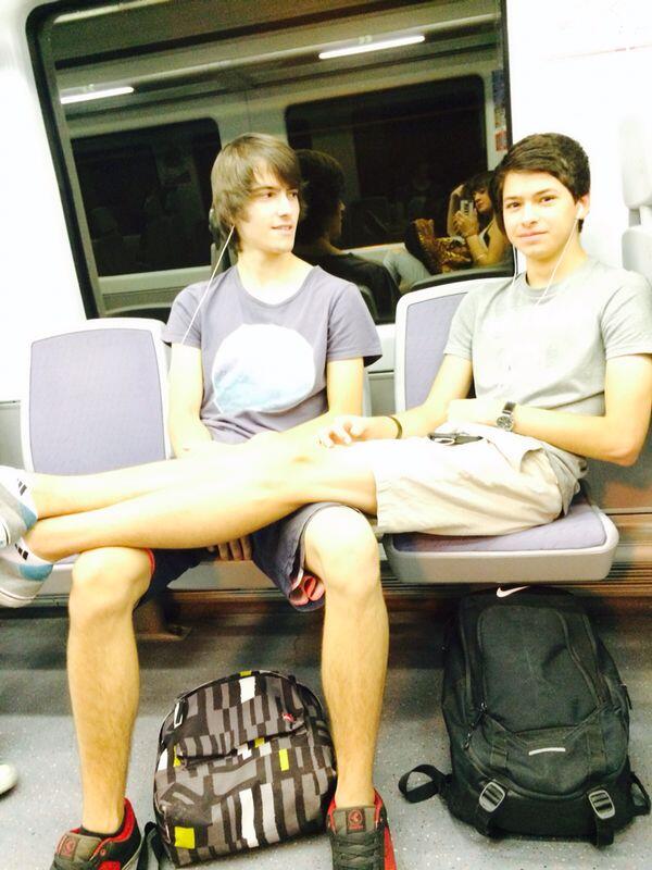 miguelmm97's tweet photo. Todo muy normal @danielms996 http://t.co/n7HYKzGQRB