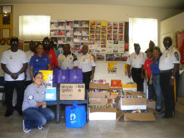 VHVProgram's tweet image. 1st #TBT goes 2 our 2013 #MLKDAY Service project!  800lbs of food collected &amp;amp; donated to AL Post 222 for Vets in need