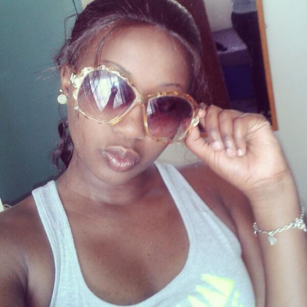 KRentoz's tweet photo. Me me me #PrettyReinah http://t.co/Rio6frgE5g
