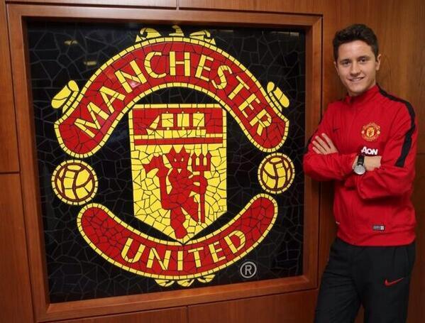 ManUnitedWorld's tweet photo. Welcome to Manchester United @anderherrera8! #MUFC http://t.co/LfGoyv14YF