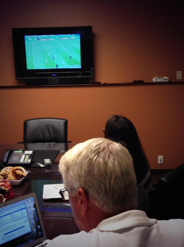 KinerComm's tweet image. Working breakfast / viewing party.  #USA