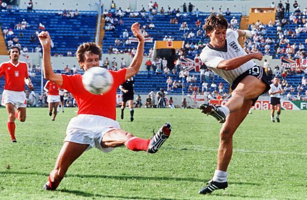 .<a href="/GaryLineker/">Gary Lineker</a> - 27 shots, 10 #WorldCup goals, Cristiano Ronaldo - 64 shots, two goals. bbc.in/1o8Tk0y