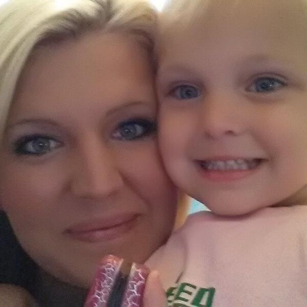 Desirae_09's tweet photo. My best friend http://t.co/UbAeQQCFzA