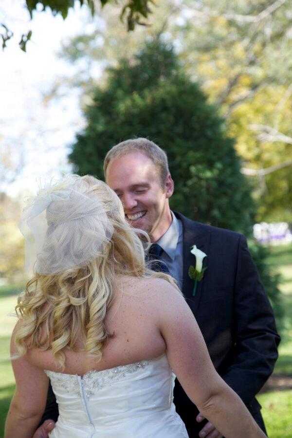 somethingtrue_'s tweet photo. In "The Wedding Planner" JLo says her fave moment is watching the groom watch the bride. We agree! #tbt @shanbunton http://t.co/VnPyeypwOO
