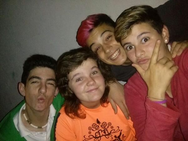 Romero10L's tweet photo. Gabon maquinasss. @AinhoaAyarza @ikerunzu17 benga locoss http://t.co/R4CVrYy0sF