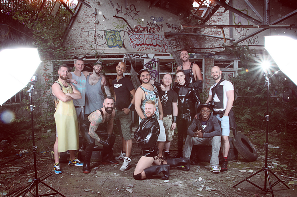JPDuboisXXX's tweet photo. "That's a wrap! @Mister_B_Ams @JPDuboisxxx @AndroMaas @Leeedwardphoto @Jopropretje @Sfynxx @KinkyNCute @Higgipig http://t.co/A9SzXazkkp" :D