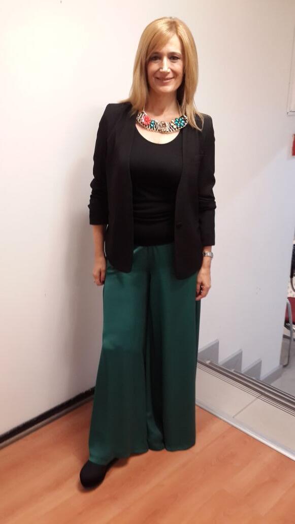 <a href="/esteeselshowok/">Este es el Show</a> gracias a <a href="/MoniSirio/">Moni Sirio</a> por el look <a href="/SATHYAbyMS/">SATHYA</a> collar <a href="/TWlamerceria/">La Merceria</a> botas <a href="/bnedikta/">Bnedikta</a>