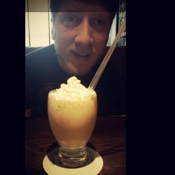 XboxBex's tweet photo. Enjoying a delicious frozen cocktail with Mr Wixted @TheChiquito #SayFreeze :) http://t.co/ed7uzNbKFp