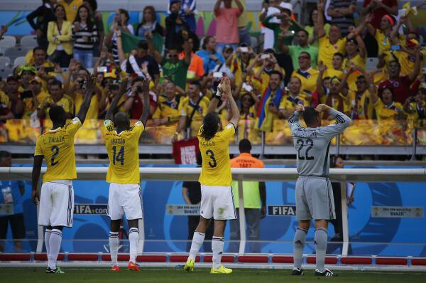 FCFSeleccionCol's tweet photo. ¡#COL, 3era Selección con más seguidores en Twitter!. Gracias por creer en nosotros ¡Vamos por el 1er lugar!  RT. http://t.co/vVRtxB8HWo