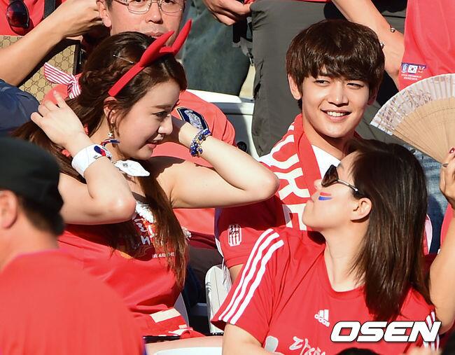 140626 Minho @ Partido 'Belgica vr Corea' Copa del Mundo 2014 BrFMtV6IAAEWzLr