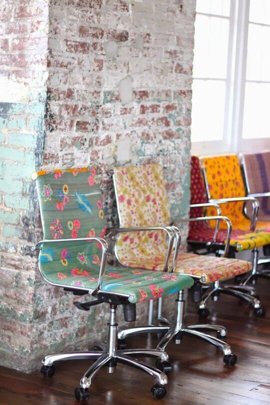 AptTherapy's tweet image. Florals for the office. on.apttherapy.com/JZFcC7