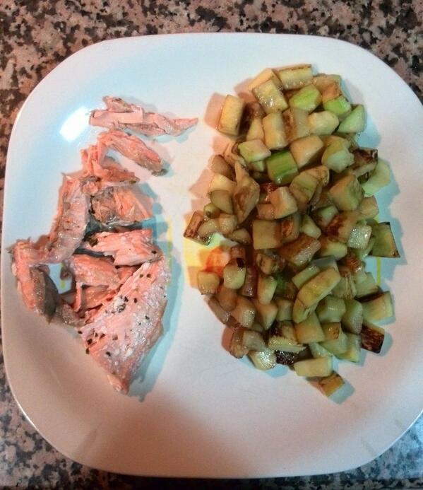 Cenita rica rica #vivaladieta #salmonaveccalabacin