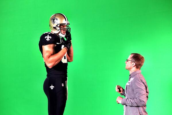 SNFonNBC's tweet photo. There's a slight height differential between @TheJimmyGraham and one of our #SNF producers #SNFOpen @Saints http://t.co/sJdiix8p0F