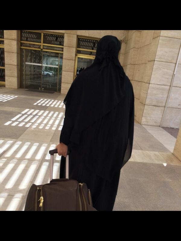 هذي صورتي وانا داخله عالم الرشاقه قبل ٢١ يوم ☺️✨