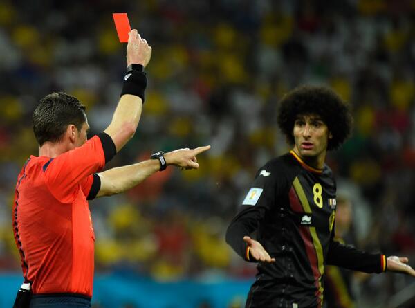 SkySportsPL's tweet image. Fellaini looks a bit confused regarding Defour’s s/off. May as well do a #CaptionComp here. We’ll RT the best one!