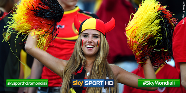 SkySport's tweet photo. Durante l'intervallo balli, canti e danze in tribuna. La grande bellezza del calcio #CoreaBelgio 0-0 #SkyMondiali http://t.co/yeVxptvaIr