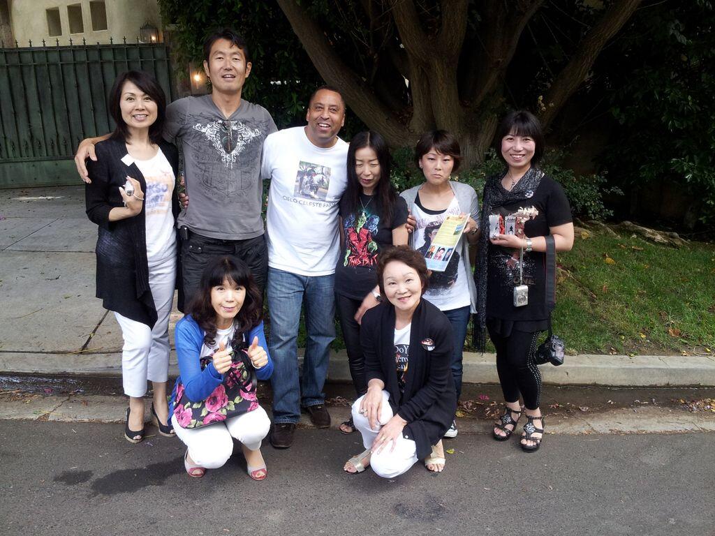 BrFczuhCEAAOm_r.jpg:large