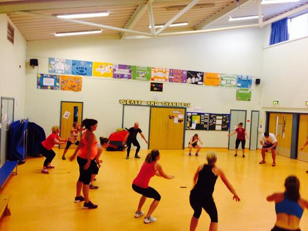 bazzy33's tweet image. @teewilfroy @abssfitness wet wipes needed for a different reason #expresscircuits