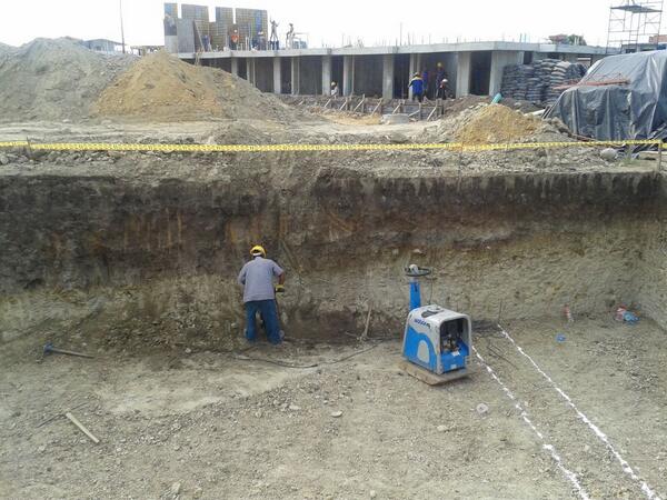 Compactacion de Placa CR8 (7tons de fuerza) WEBER en obra Montemadero de CFC Construcciones en Neiva