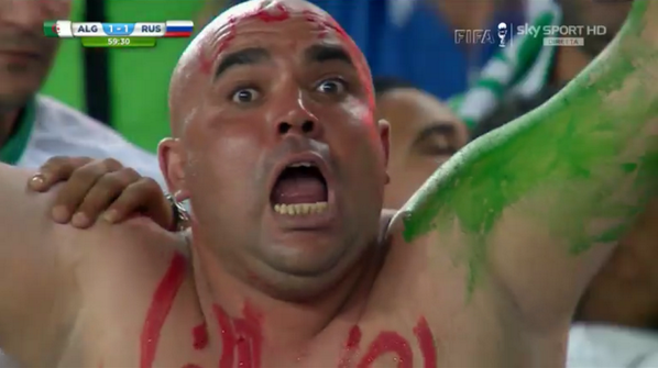 SkySport's tweet photo. Tifosi algerini in delirio #AlgeriaRussia 1-1 #SkyMondiali #ALG http://t.co/oACyTXMB1U