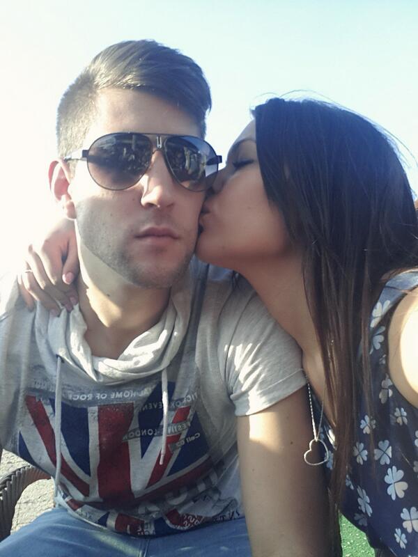 IreneDto's tweet photo. No pretendo amarte con locura, simplemente quiero que al amarte sientas que esto es una locura. @9121jesus http://t.co/UXoLc9Cf34