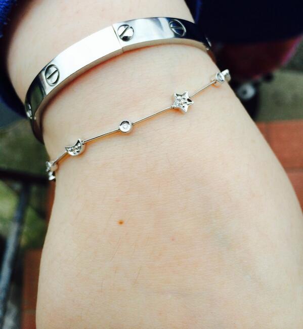 samthompson_17's tweet photo. Loved my bracelet. White golf Moons & Stars #thediamondstore @DiamondStore501 http://t.co/98AomNDuMh