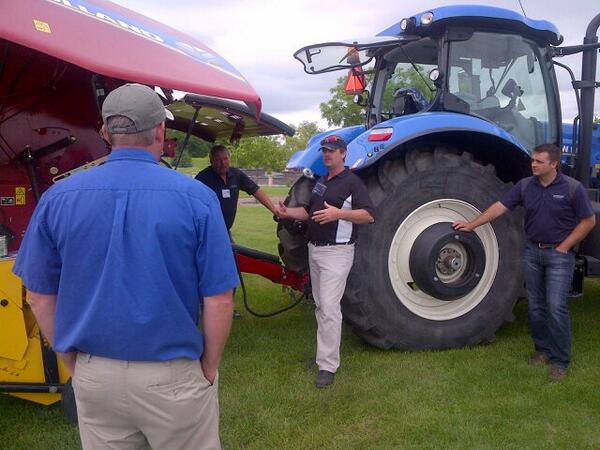 RudyBlueBoy's tweet photo. Great day at the #NewHollandAgriculture Haytools and Mid Range Tractor training in Winnipeg, MB.  @curtishoffman http://t.co/f7g3EGV1f2