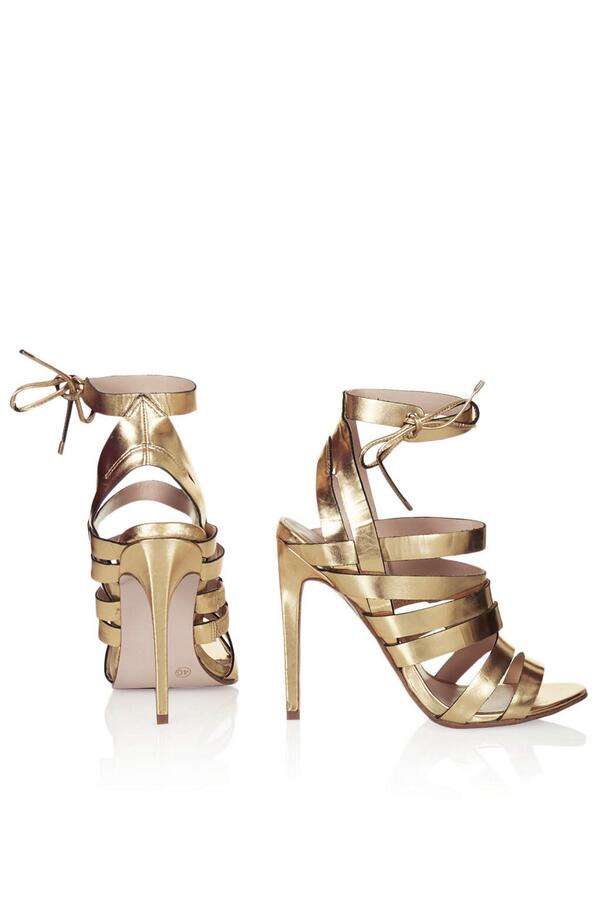 StyleForAnyone's tweet image. ahhhh loving them ! so perfect to great pair of skinny blue jeans ! #topshop #highheels #heels #fashion