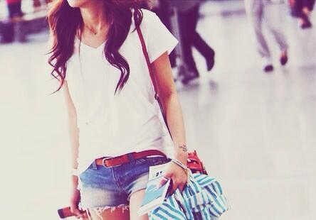 *walks down the street* 

OPEN RP