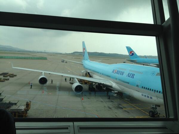Project_WorldPS's tweet photo. Waiting to board our last flight. See you on the other side! http://t.co/2oG2wGXZFT