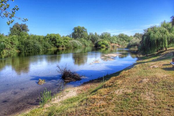 floatoholics's tweet image. Have a great weekend. #floating #kellysbeach