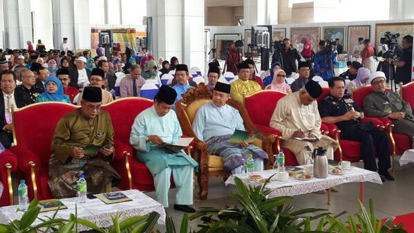 Majlis Pelancaran Wakaf Al-Quran peringkat Kebangsaan 2014/1435H. <a href="/KDNPUTRAJAYA/">KDN🇲🇾</a> <a href="/ahmadmaslan/">DS Dr Ahmad b Maslan</a>