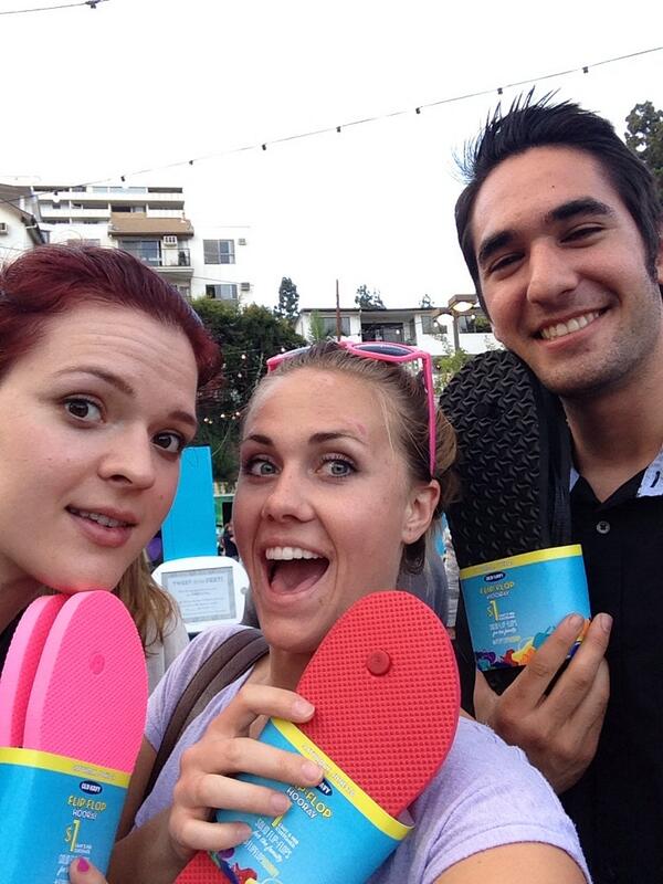 ali_fo_fali's tweet image. Doin my flip flop thang at the farmers market!!! #trendyAF #freeshitftw #flipflophooray @allzy23 @z_a_ne