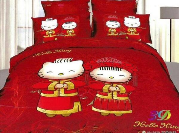 NyengitSabrina's tweet photo. "@AlesaSprei: kitty daniel •Sprei made-by-order (jahit dlu), bahan jepang-satin import. . http://t.co/eSPC8KMNxL"ini uk 180X200 brpa sist?