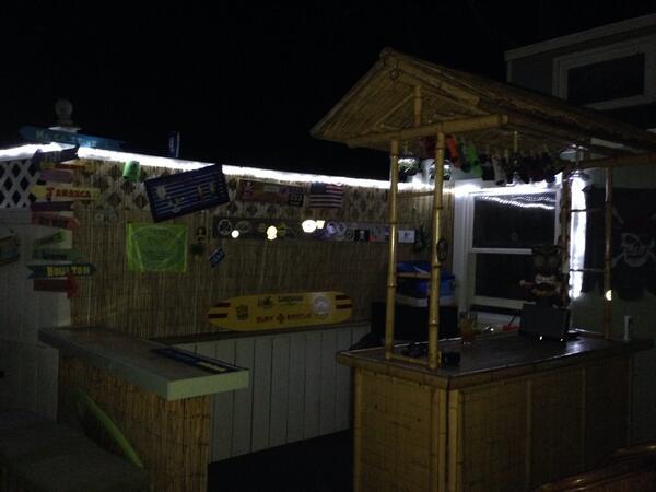 ajohnston158's tweet photo. Great night of rum and Buffett at the 6 stitch pub @Margaritaville @jimmybuffett http://t.co/A7emUTpbBI